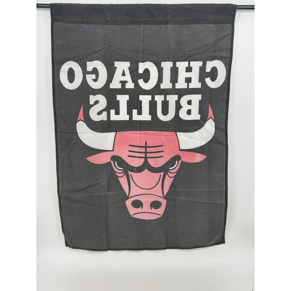 Chicago Bulls NBA Vertical Banner Flag Black‎ Red White